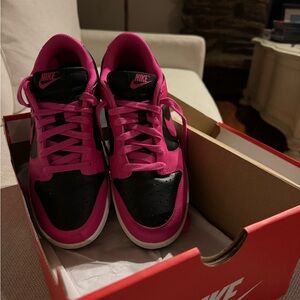 Nike Dunk Low in fierce pink and black retro shoes. Women’s size 8